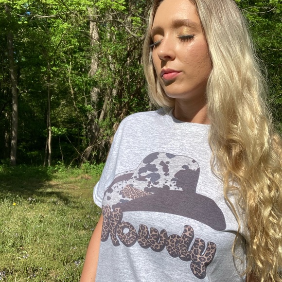 Howdy Graphic Tee - Picture 7 of 9